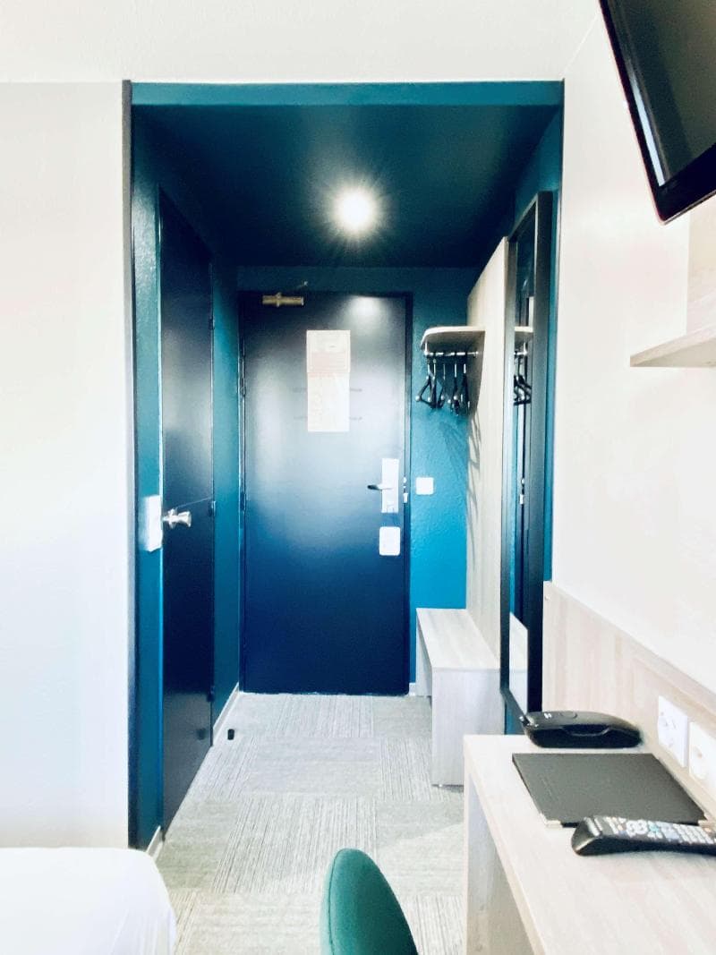 Sure Hotel by Best Western Calais Coquelles Tunnel image 1