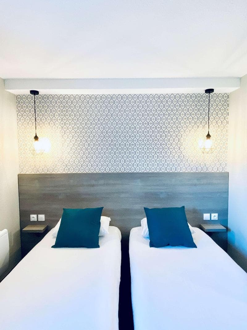 Sure Hotel by Best Western Calais Coquelles Tunnel image 2