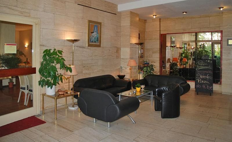Alecsa Hotel Am Olympiastadion image 2