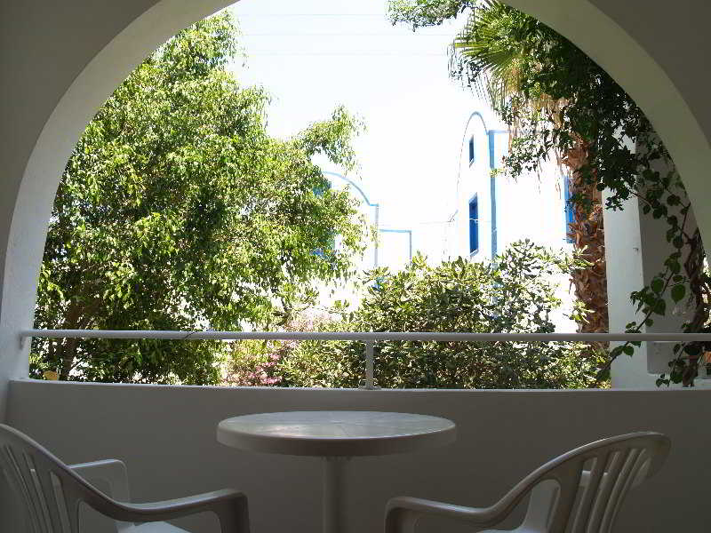 Stay at Amaryllis Hotel