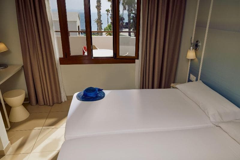 Grupotel Flamingo image 1