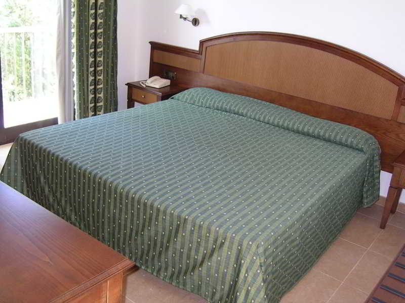Playa Mondrago image 1