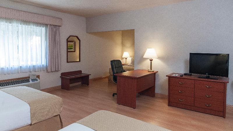 Holiday Inn Express Chihuahua image 2