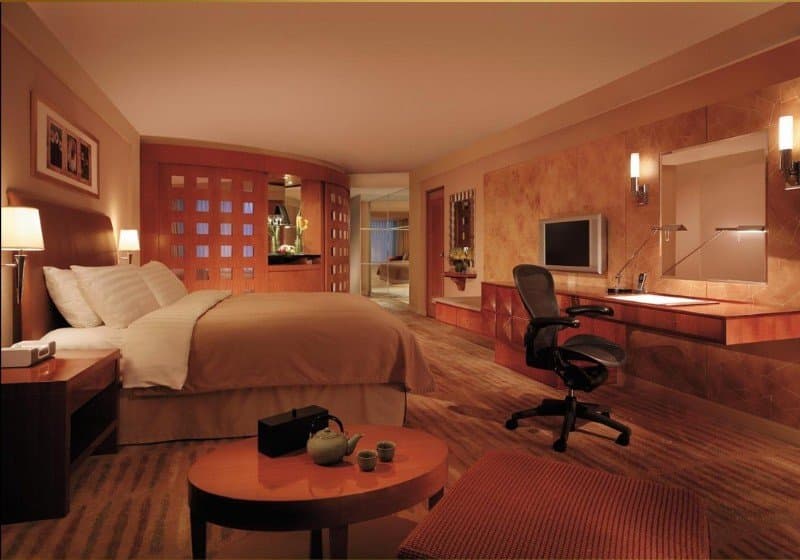 Stay at Kowloon Shangri-La Hong Kong