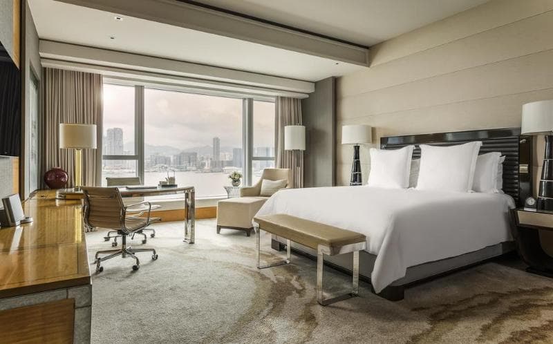 Stay at Four Seasons Hong Kong