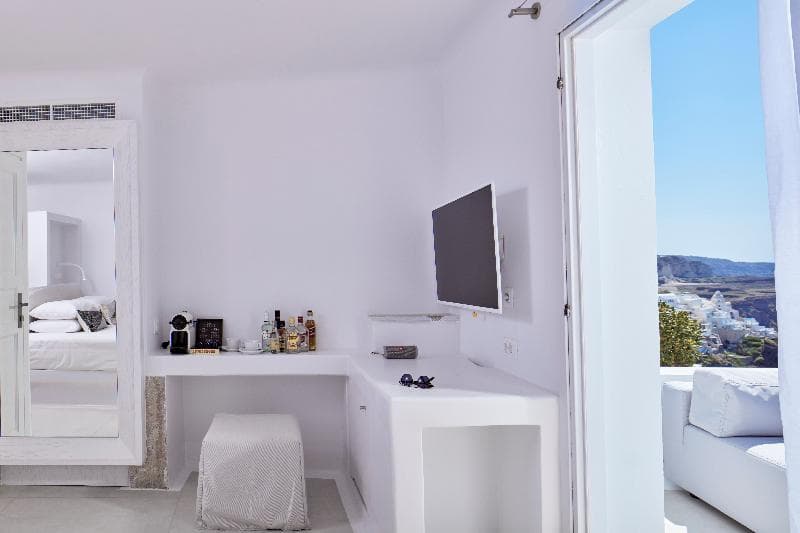 Cosmopolitan Suites - Main View