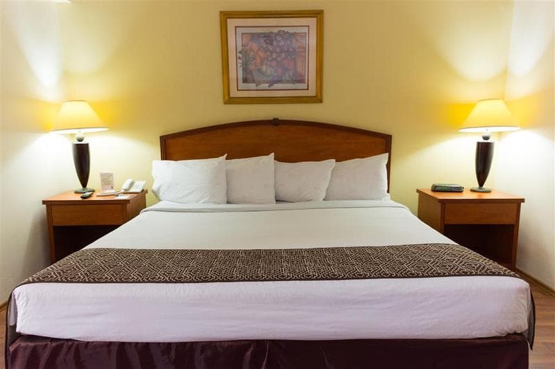 Hafersons Inn Hotel & Suites image 2