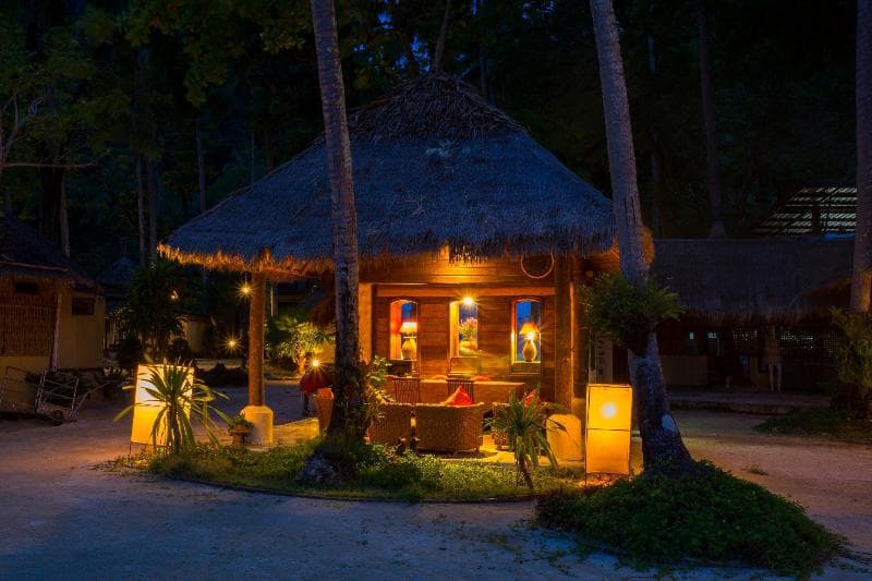 Thapwarin Resort, Koh Ngai image 1