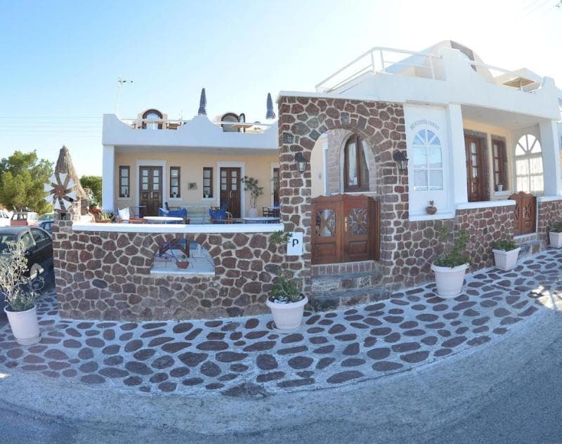 Stay at Merovigliosso Studios and Apts.