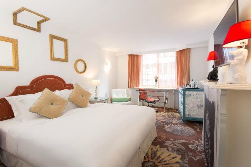 The Luxe Manor image 2