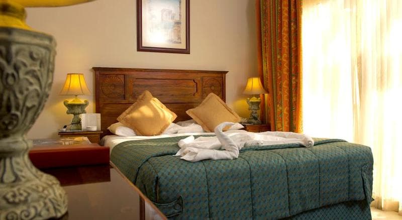 Al Hamra Village Golf Resort image 1