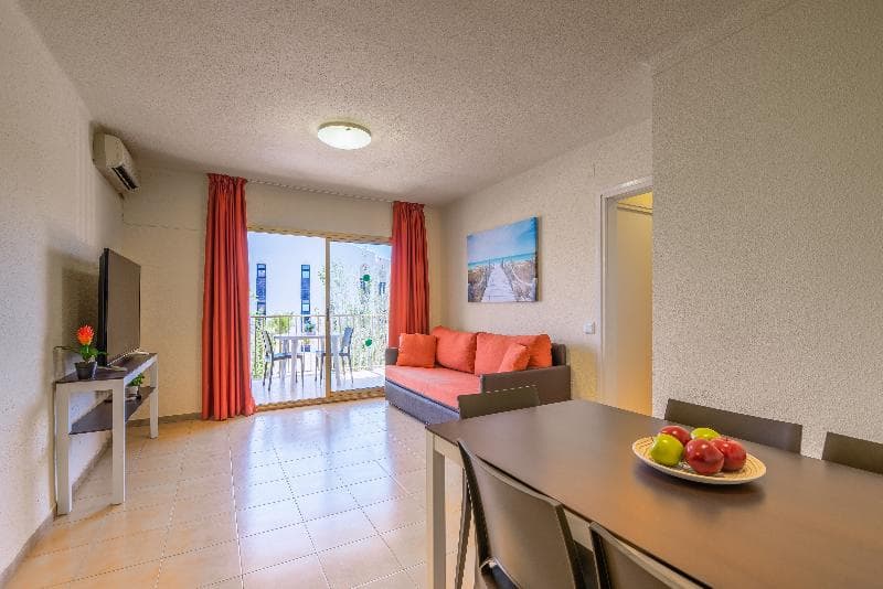 Apartamentos Pins Marina Cambrils image 1