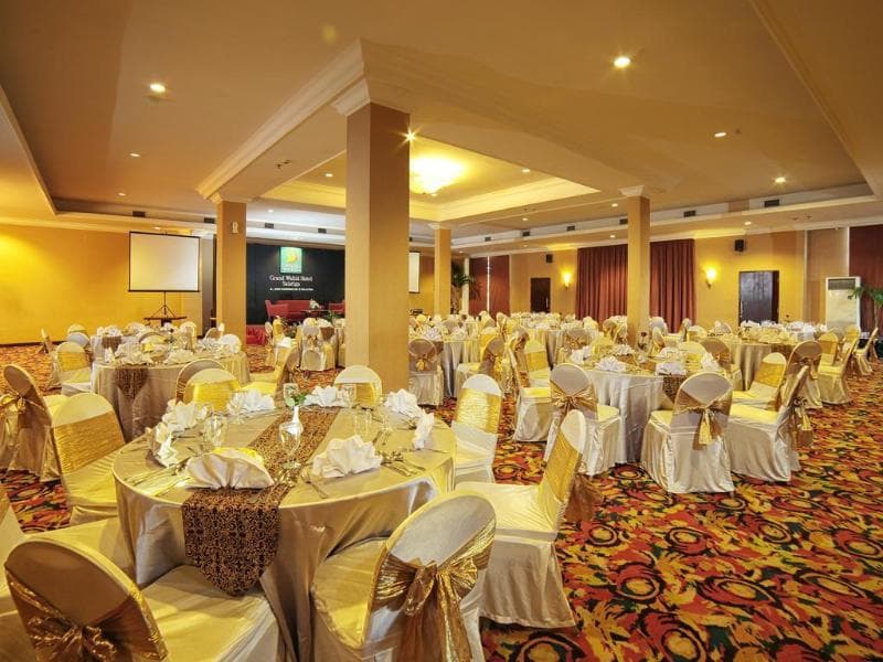 Grand Wahid Salatiga image 2
