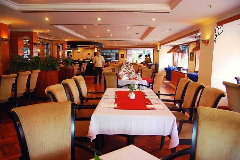 Surabaya Suites Hotel Powered by Archipelago image 2