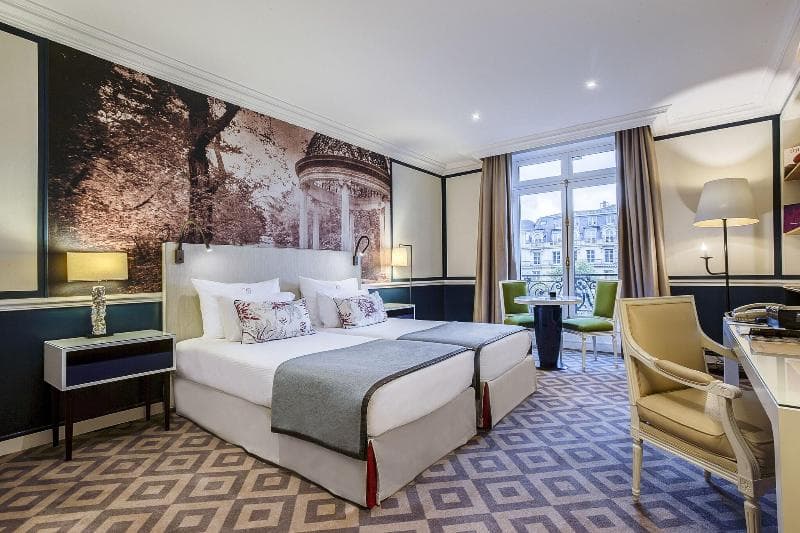 Deluxe Suite