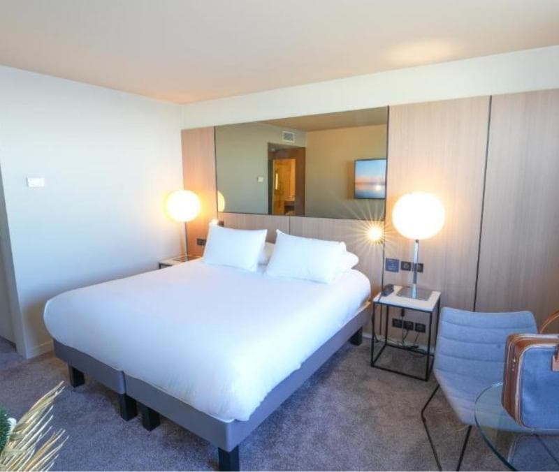 Pullman Bordeaux Lac image 1