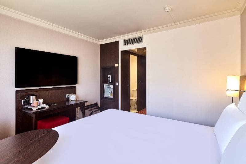 B&B HOTEL Saint-Quentin-en-Yvelines Centre Gare image 2