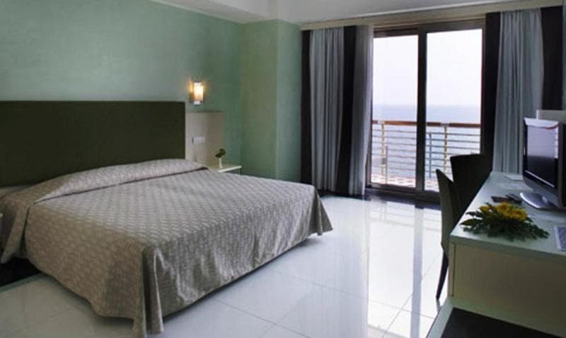 Grand Hotel Salerno image 2