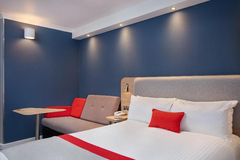 Holiday Inn Express Strathclyde Park M74 JCT 5 image 1