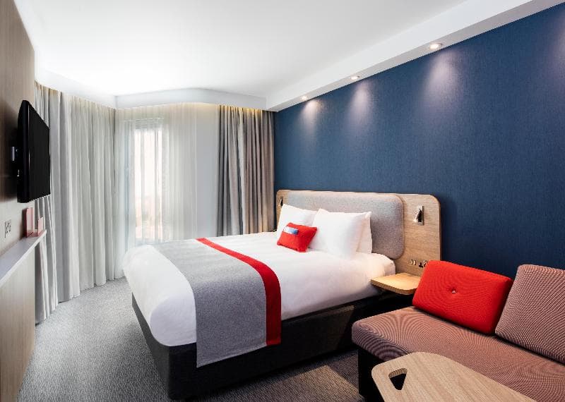 Holiday Inn Express Belfast City image 1