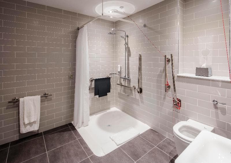 Holiday Inn Express Belfast City image 2