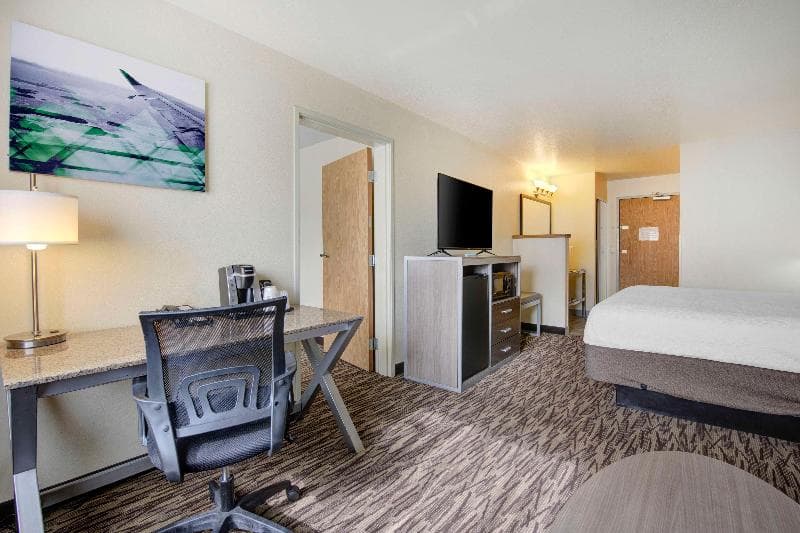 Best Western Plus Peppertree Airport Inn image 2