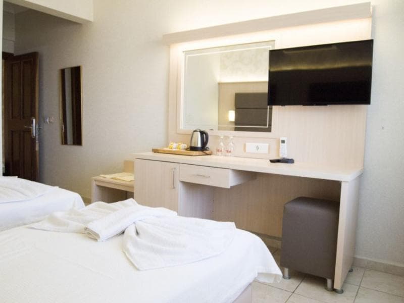 Ozcan Beach Hotel image 2