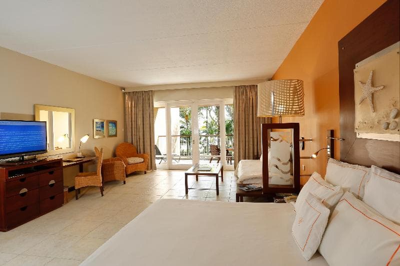 Victoria Beachcomber Resort & Spa image 2