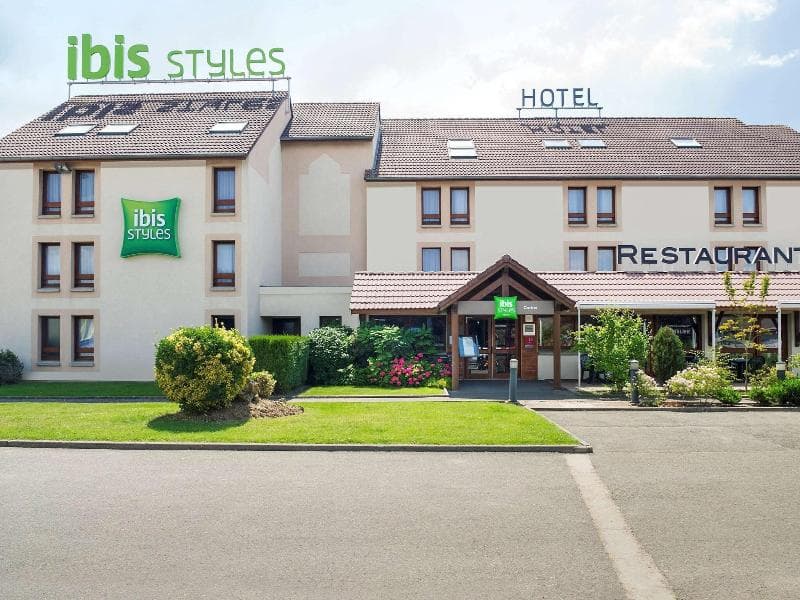 Ibis Styles Chartres image 1