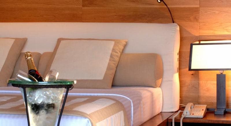 Adaaran Prestige Water Villas image 2