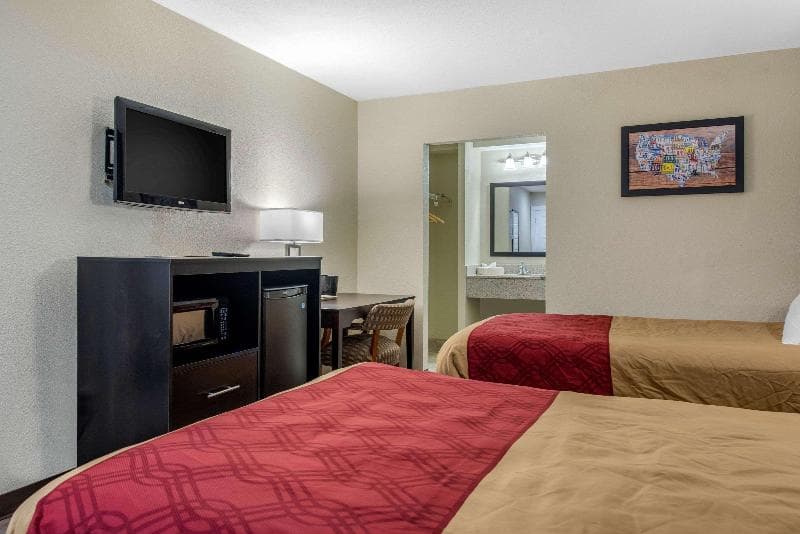 Econo Lodge (Freport) image 1