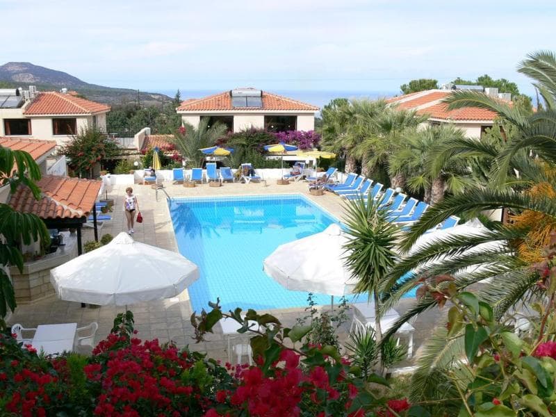 Tavros Hotel Apartments image 1