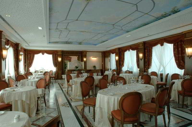 Andreola Central Hotel - Main View