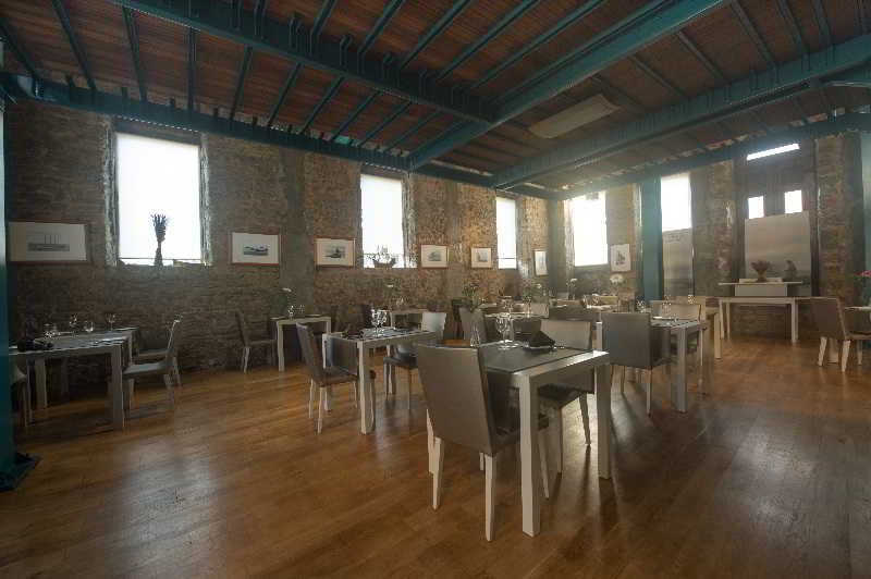 Ilhavo Plaza image 2