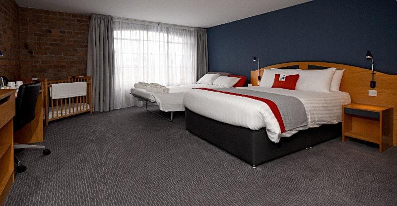 Holiday Inn Express Liverpool - Royal Albert Dock image 1