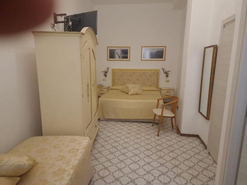 La Perla image 1