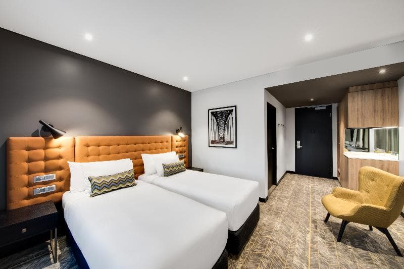 Vibe Hotel North Sydney image 1