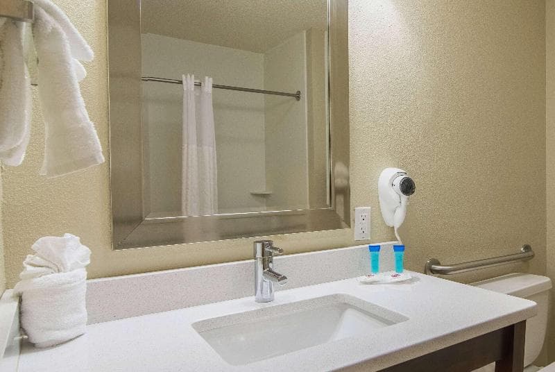 Baymont by Wyndham North Myrtle Beach image 2