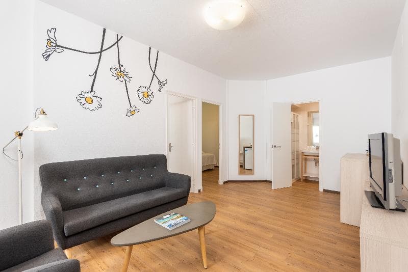 Hostal JUME - URBAN ROOMS image 1