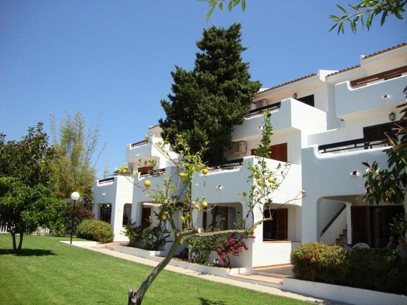 Cristina Apartamentos Villas image 2
