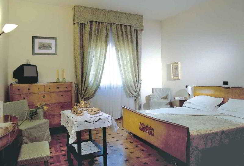 Alla Rocca image 1