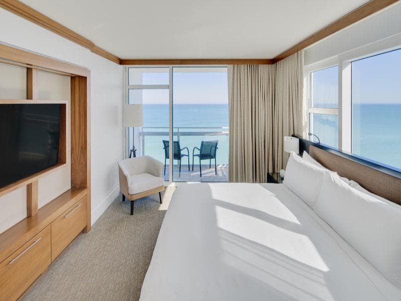 Carillon Miami Wellness Resort image 1
