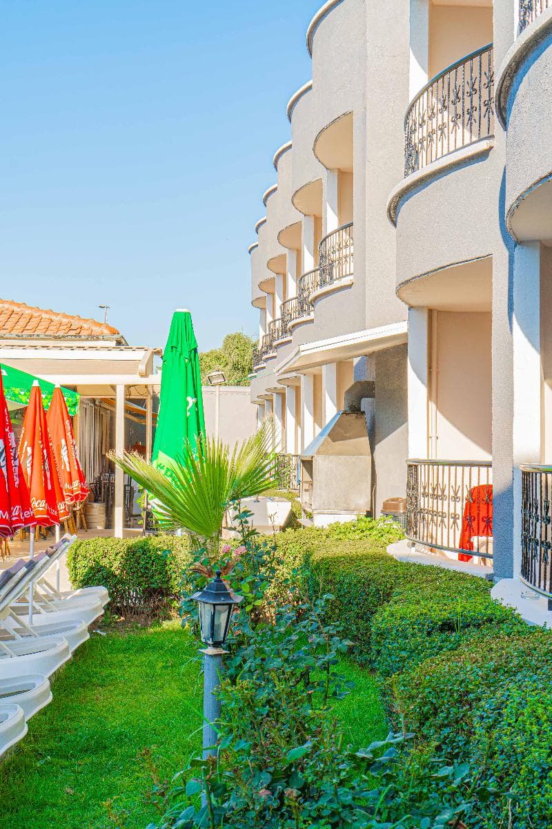 Stay at Sayanora Hotel