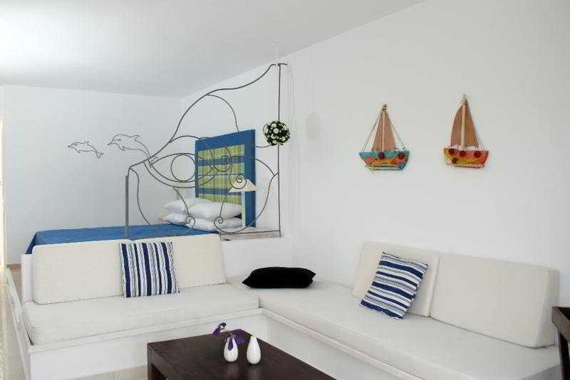 Belvedere Gerakas Lux. Suites image 2