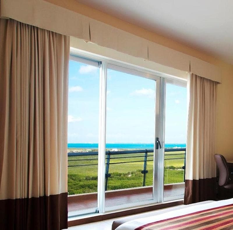 Krystal Urban Cancún & Beach Club - Main View