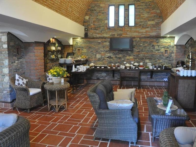 El Vino Hotel Suites image 2