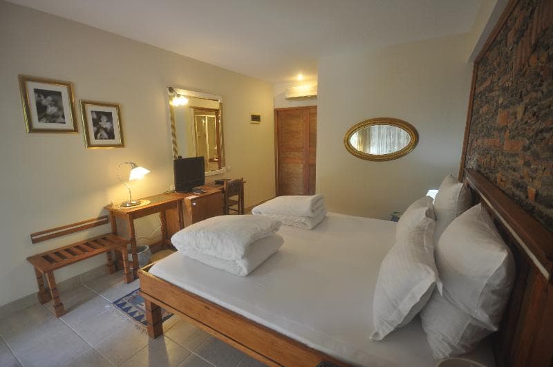 El Vino Hotel Suites image 1