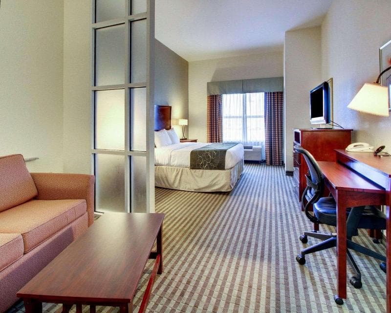 Comfort Suites image 2