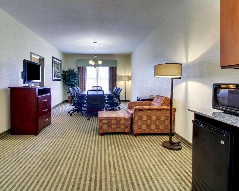 Comfort Suites image 1