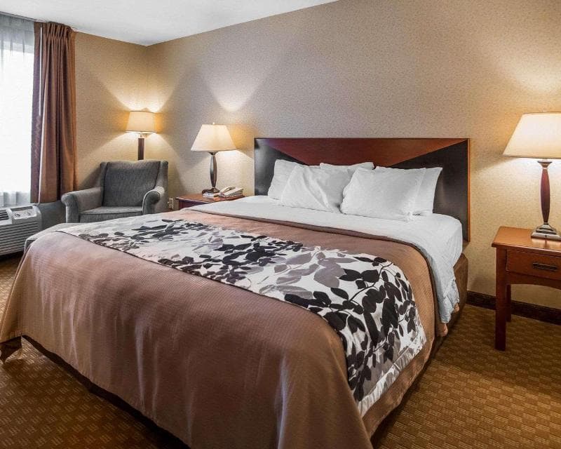 Rodeway Inn & Suites Salina KS image 1